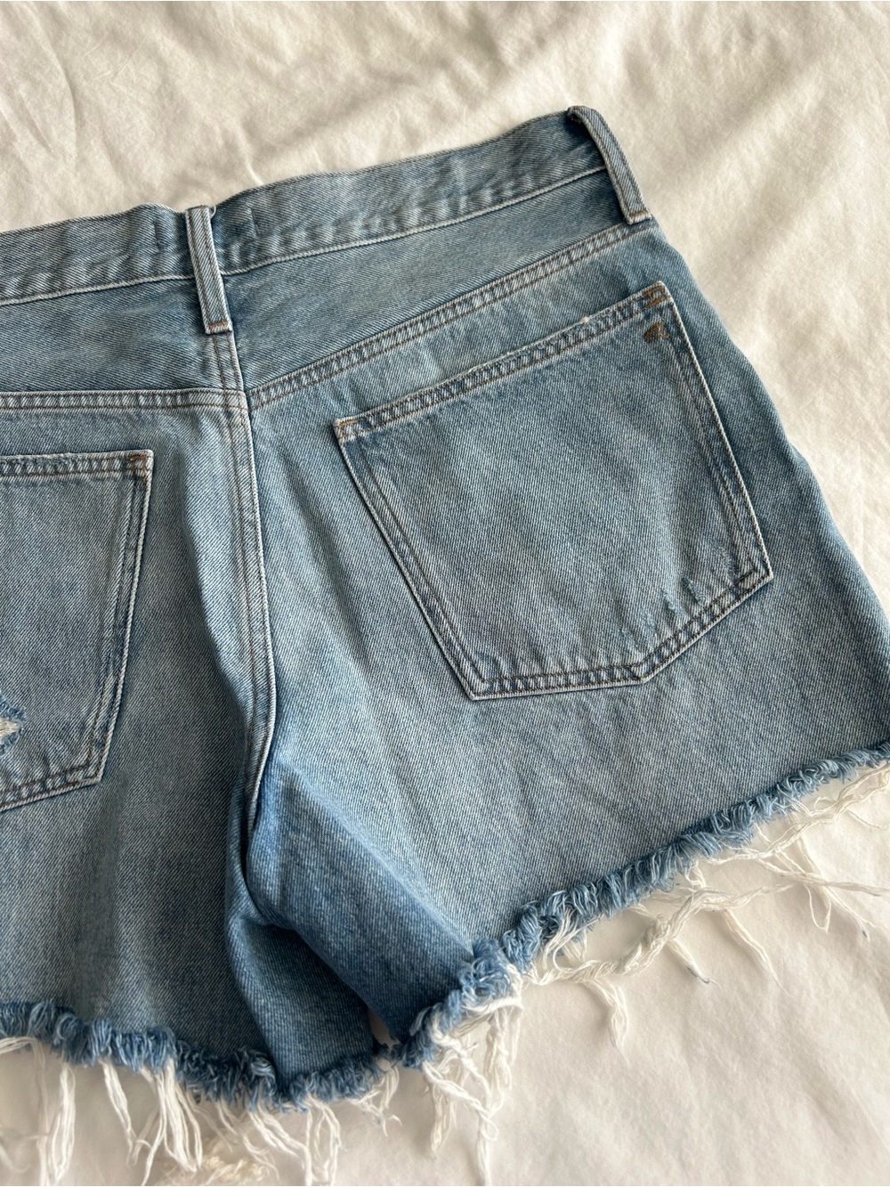 Madewell Relaxed Mid-Lenght Denim Shorts with Light Distressing - Picture 8 of 11